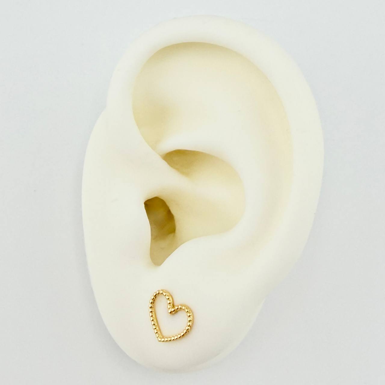 Topos Silueta Corazón Diamantado 0.8g / 8mm Oro Amarillo 18K
