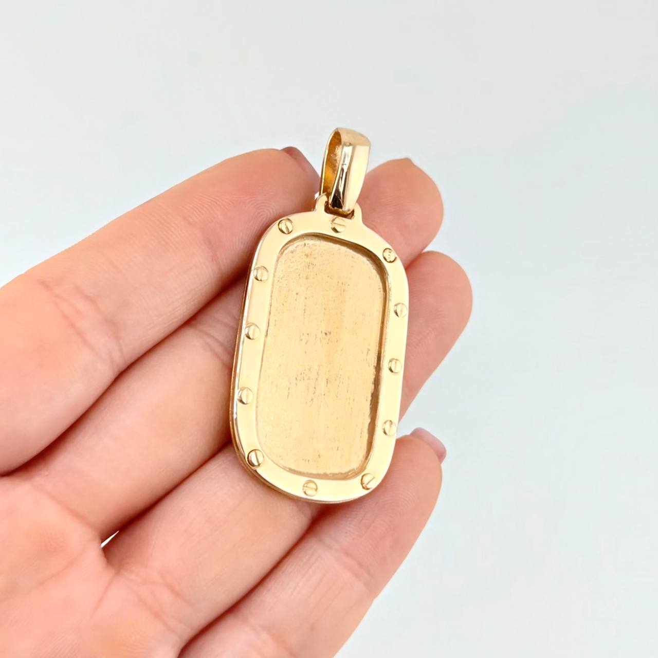 Dije Placa Marco Tornillos 15.7g / 5.5cm Oro Amarillo 18K
