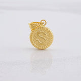 Dije Circulo Letra S 0.6g / 1.7cm Oro Amarillo 18K