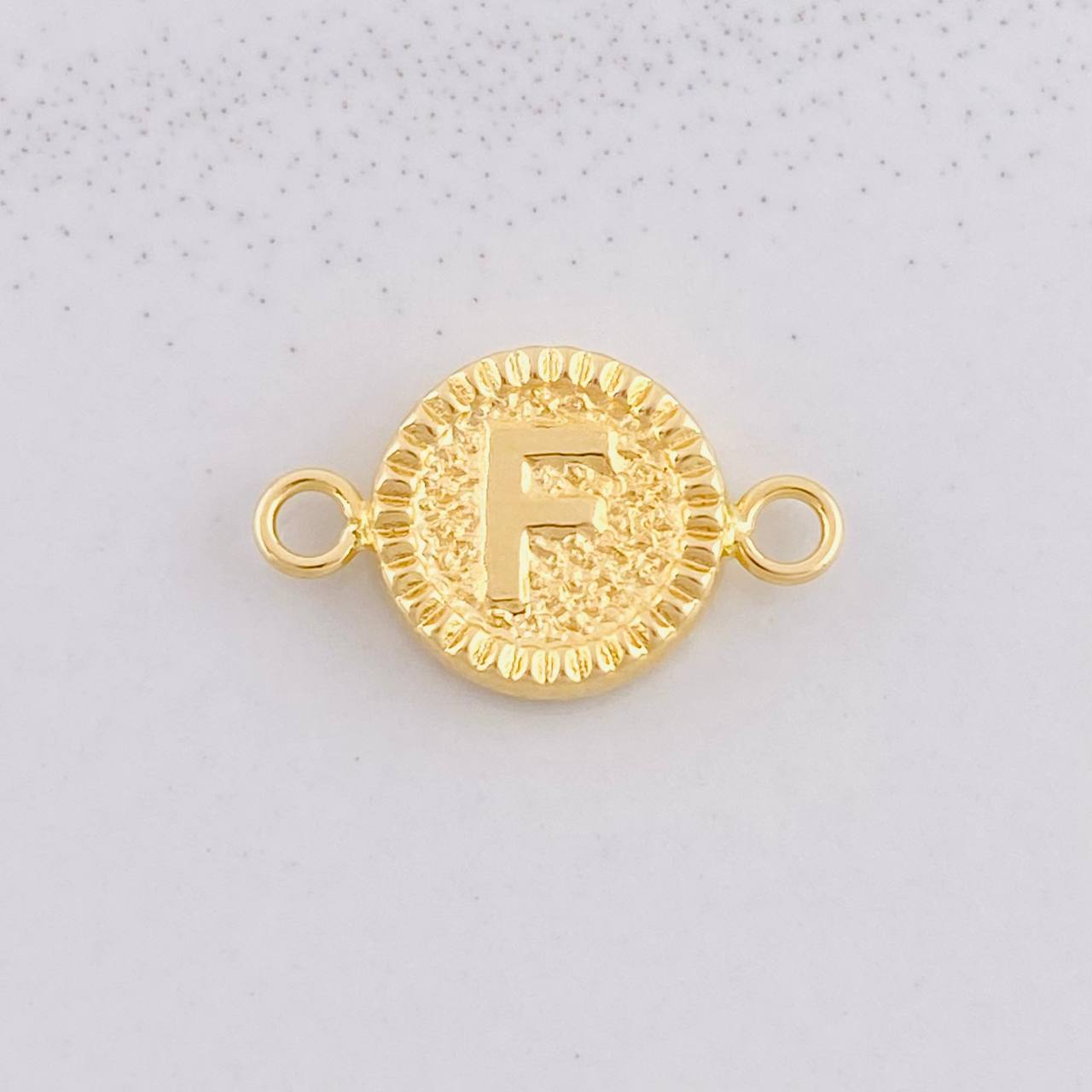 Herraje Circulo Letra F 0.6g / 1.7cm Oro Amarillo 18K