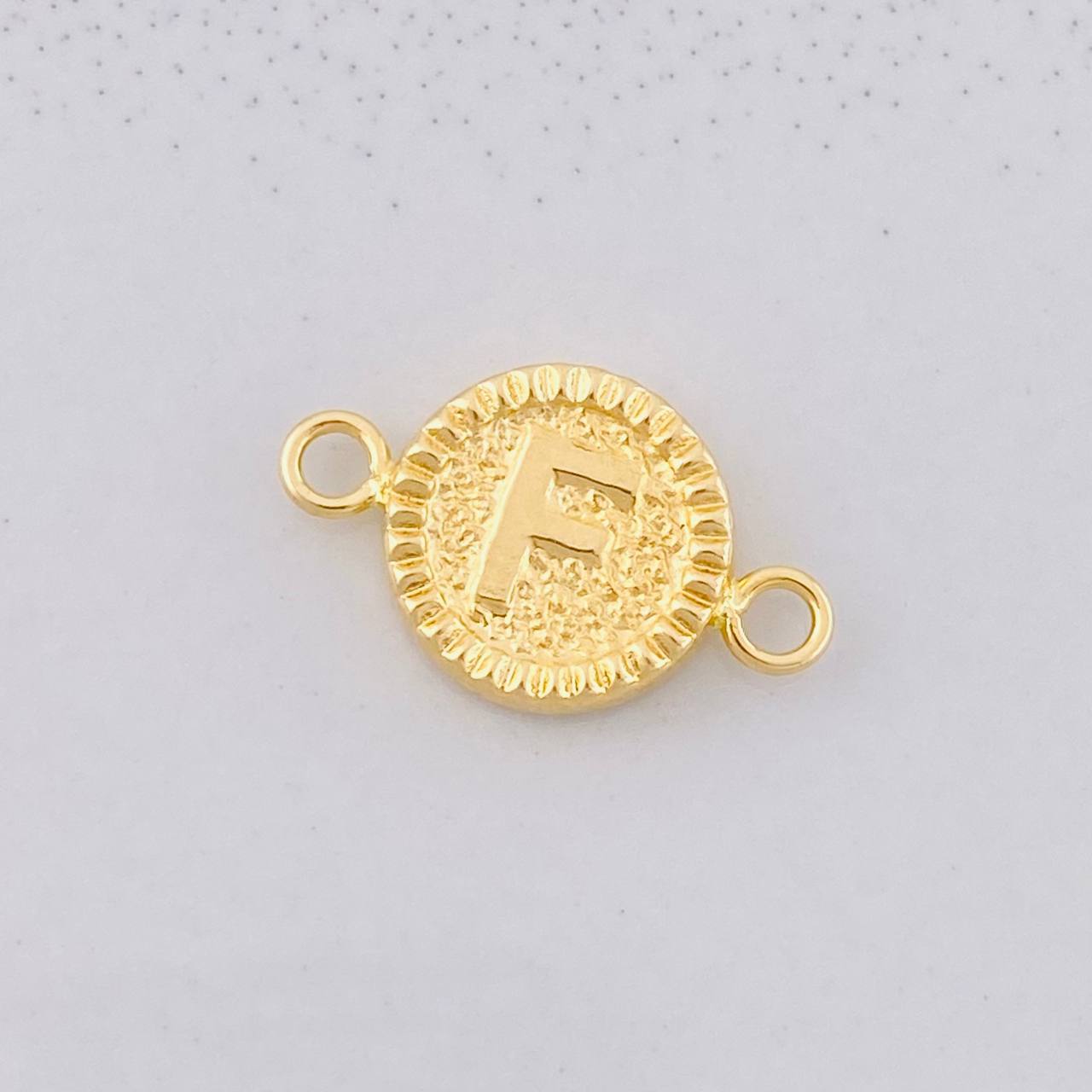 Herraje Circulo Letra F 0.6g / 1.7cm Oro Amarillo 18K