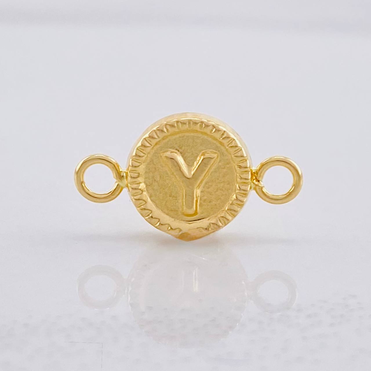 Herraje Circulo Letra Y 0.45g / 1.5cm Oro Amarillo 18K