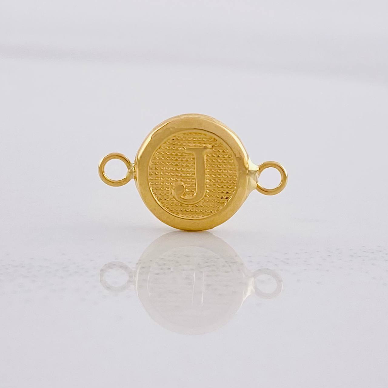 Herraje Circulo Letra J 0.35g / 1.5cm Oro Amarillo 18K