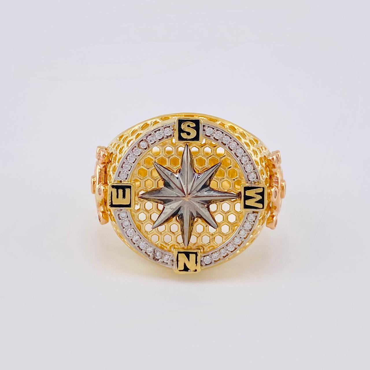 Anillo Brujula Estrella Cardinal 9.65 g / T10 1/4 Tres Oros 18K