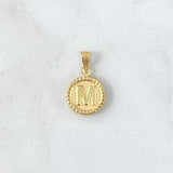 Dije Letra M Mate 0.6gr / 1.5cm / Circulo Cargador Bordeado Oro Amarillo 18K *