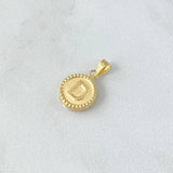 Dije Letra D Mate 0.6gr / 1.5cm / Circulo Cargador Bordeado Oro Amarillo 18K