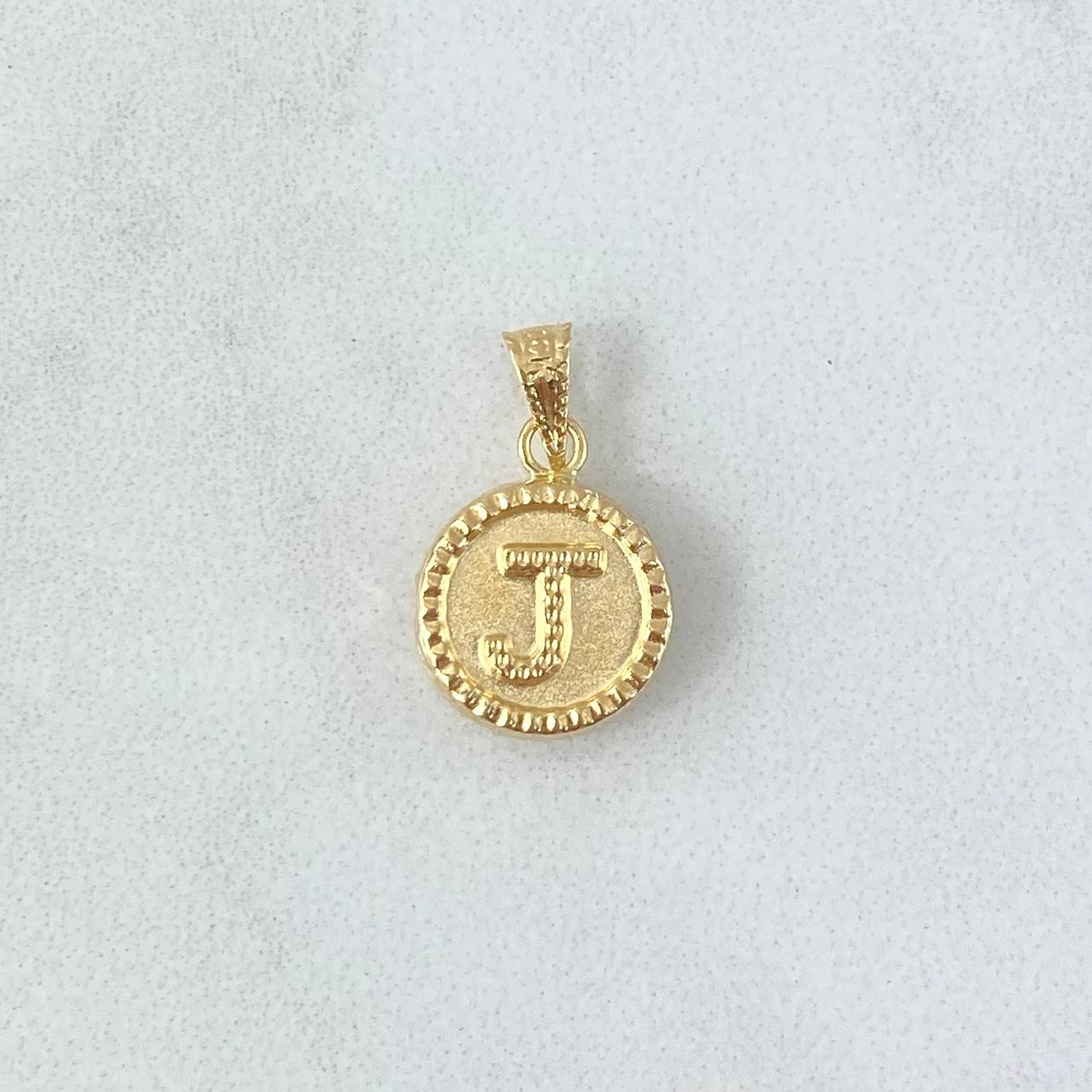 Dije Letra J Mate 0.6gr / 1.7cm / Circulo Bordeado Oro Amarillo 18K *