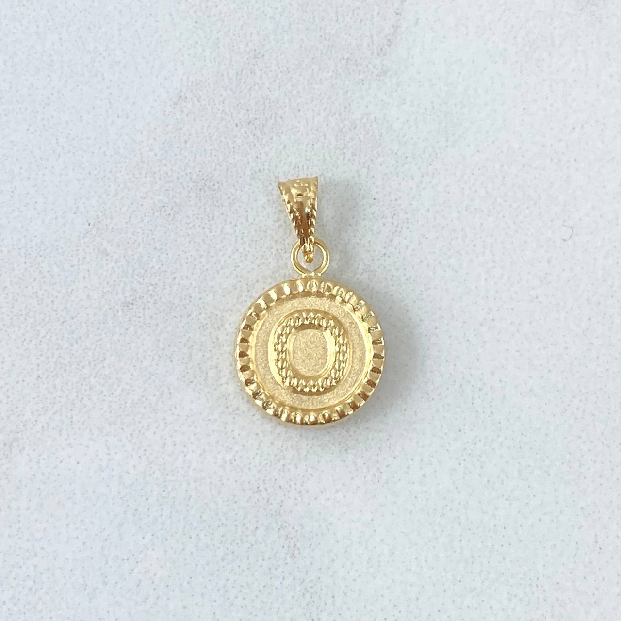 Dije Letra O Mate 0.55gr / 1.7cm / Circulo Cargador Bordeado Oro Amarillo 18K