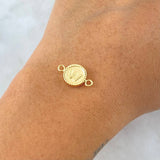 Herraje Letra W Mate 0.55gr / 1.7cm-Circulo Bordeado  Oro Amarillo 18K