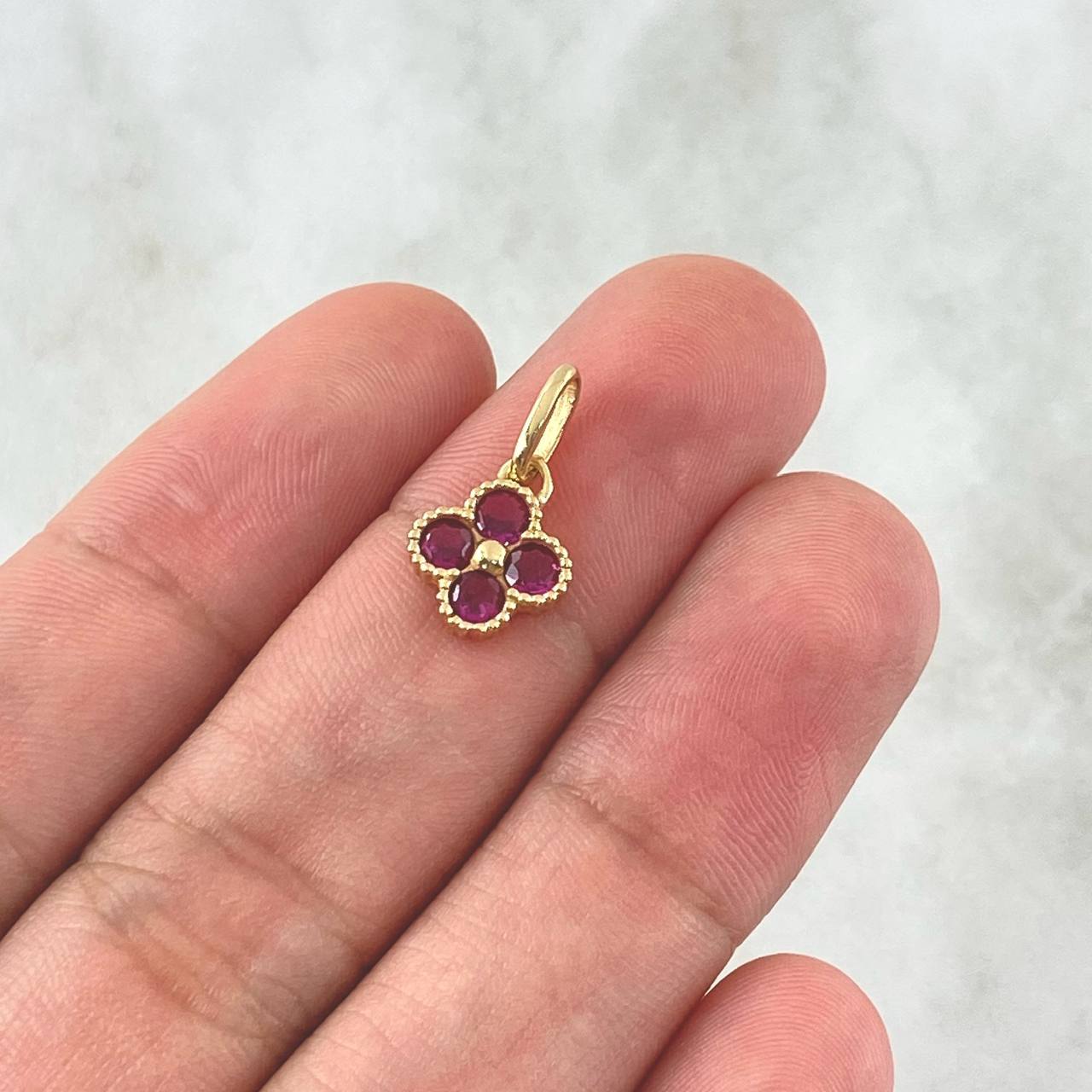 Dije Flor Borde Texturizado 1.15gr / 1.5cm / Circones Fucsia Oro Amarillo 18K *