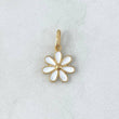 Dije Flor 1gr / 1.8cm / Resina Blanca Oro Amarillo 18K *