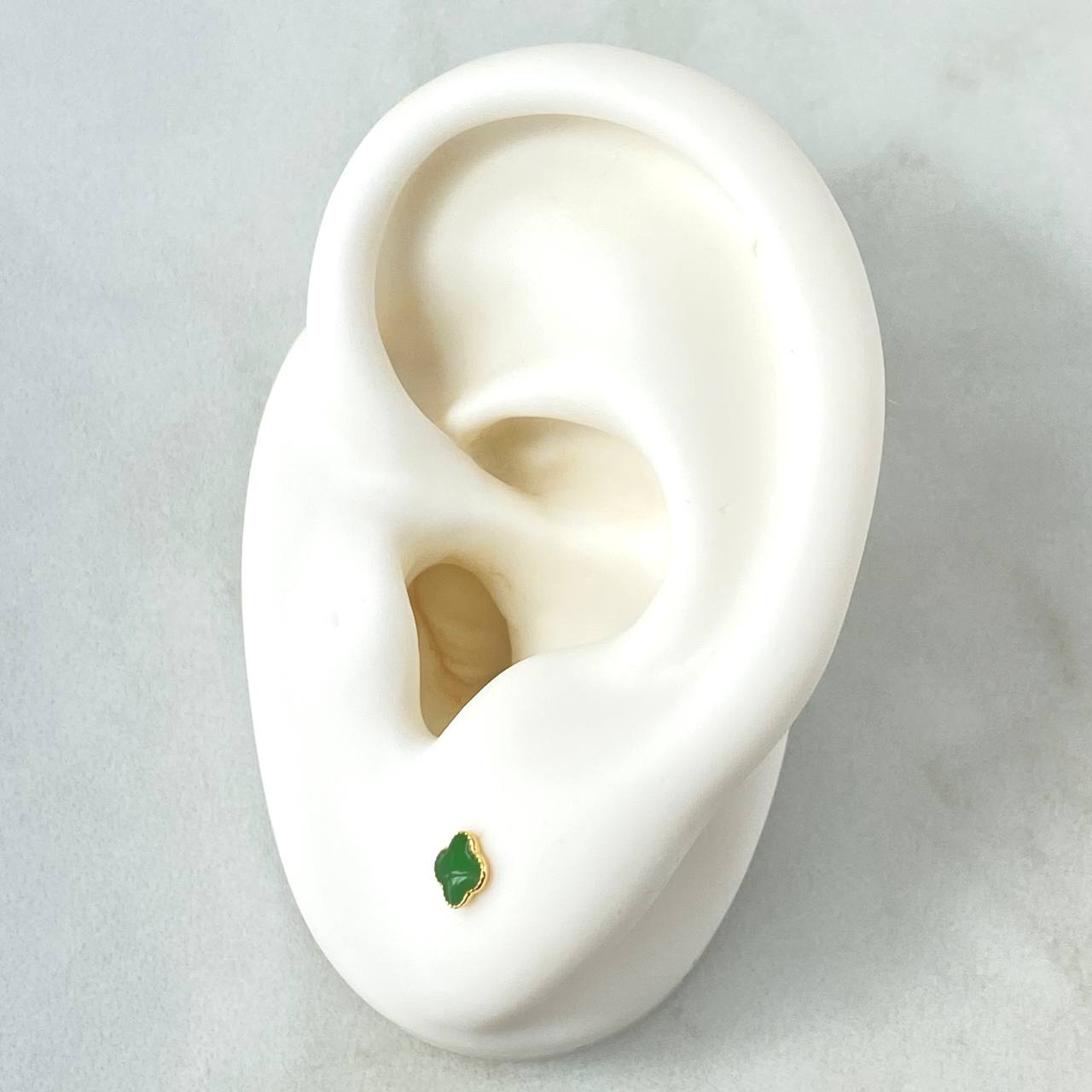Topos Trebol 0.5gr / 4mm Borde Punteado Resina Verde Oro Amarillo 18K *