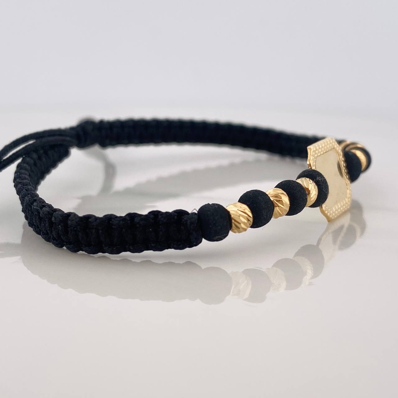 Pulsera Tejida Negra Placa Cuadrada Bolas Diamantadas Oro Amarillo 18K