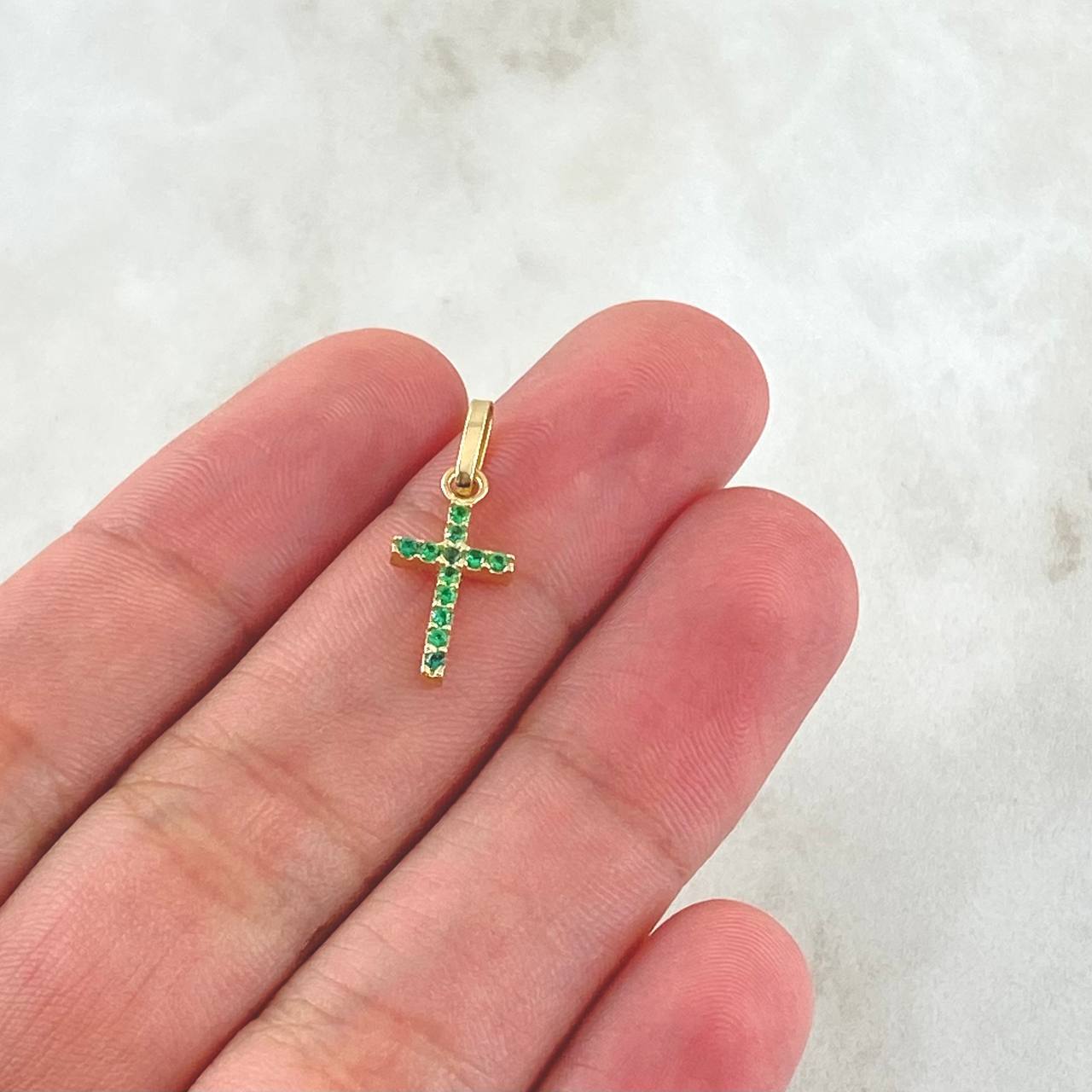 Dije Cruz Cruz Doble Faz 0.6gr / 2.5cm / Circones Blancos Verdes Oro Amarillo 18K ©