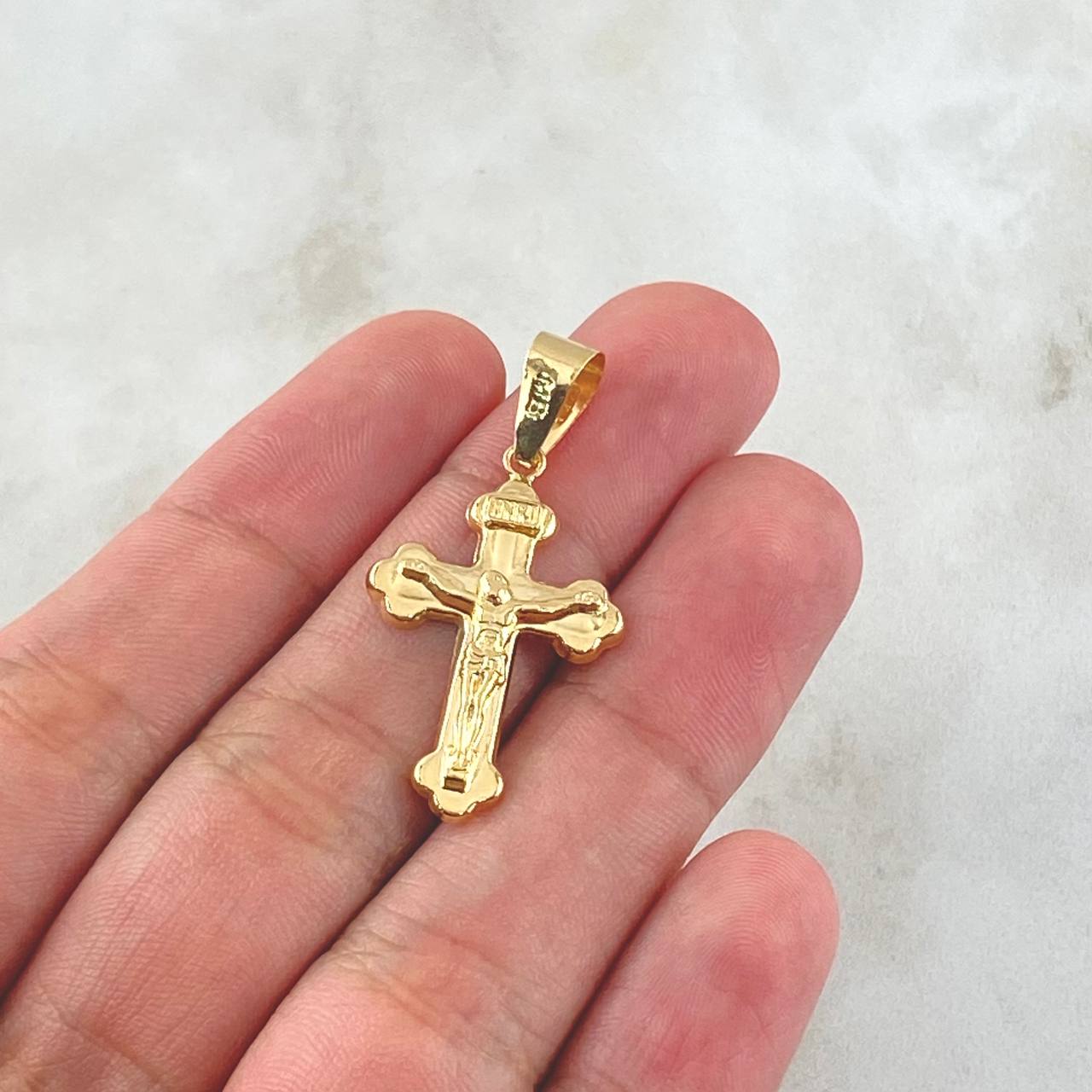 Dije Cruz Cristo Tres Puntas 1.4gr / 3.5cm / Lisa Oro Amarillo 18K