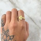 Anillo Cruz Cristo Texturizado 3.1gr / T6 3/4 / Oro Amarillo 18K  *