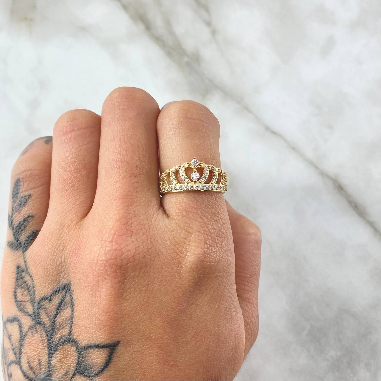 Anillo Corona Corazon 2.6gr / T5 3/4 / Circones Blancos Oro Amarillo 18K