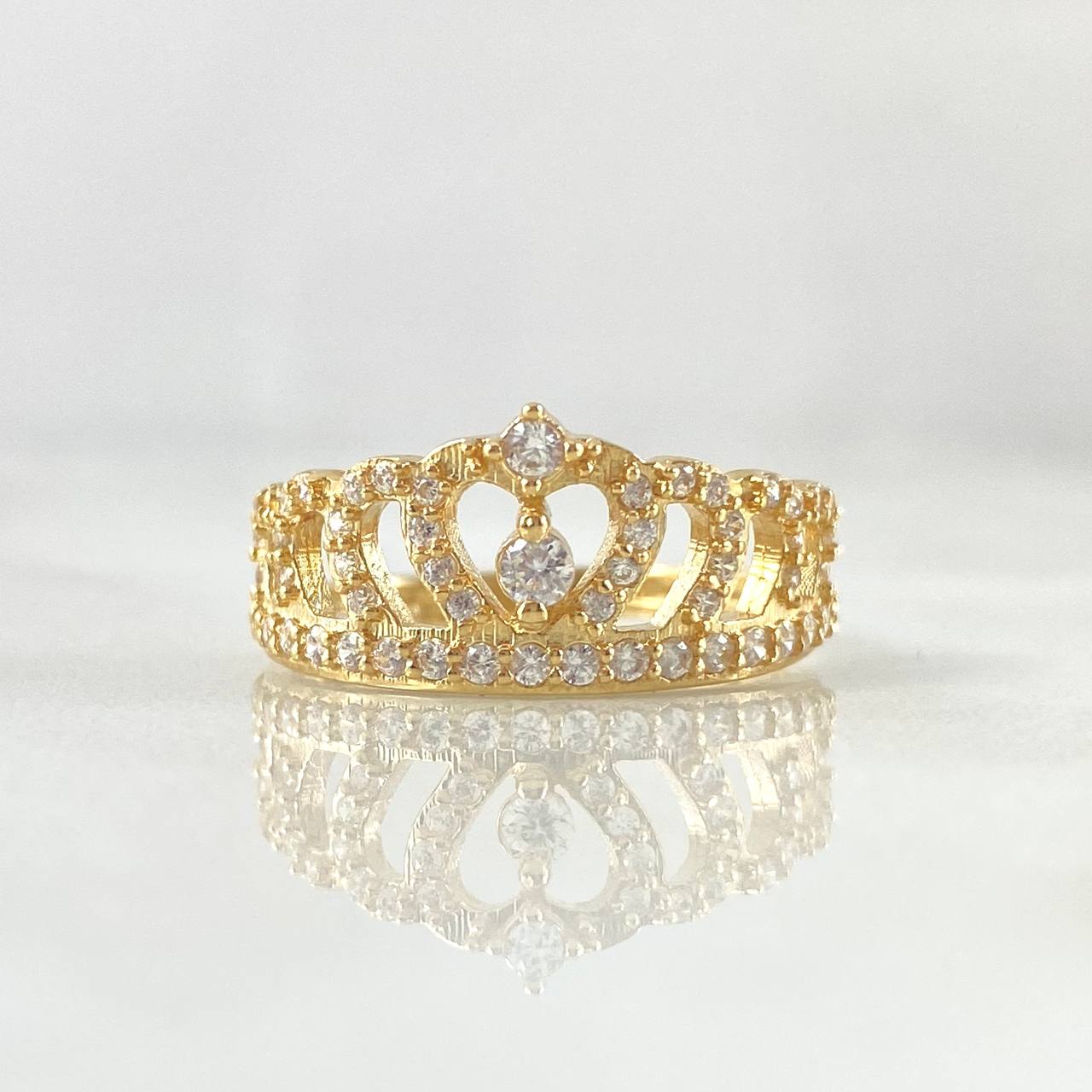 Anillo Corona Corazon 2.75gr / T7 / Circones Blancos Oro Amarillo 18K