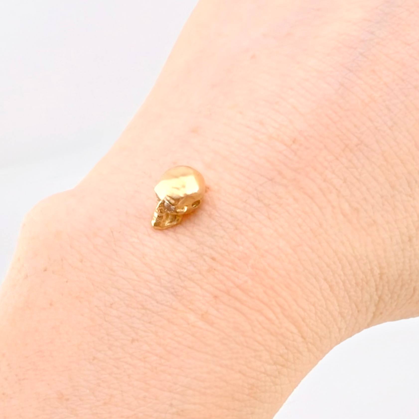 Herraje Caravera Tambor 3.4gr / 1cm / Oro Amarillo 18K