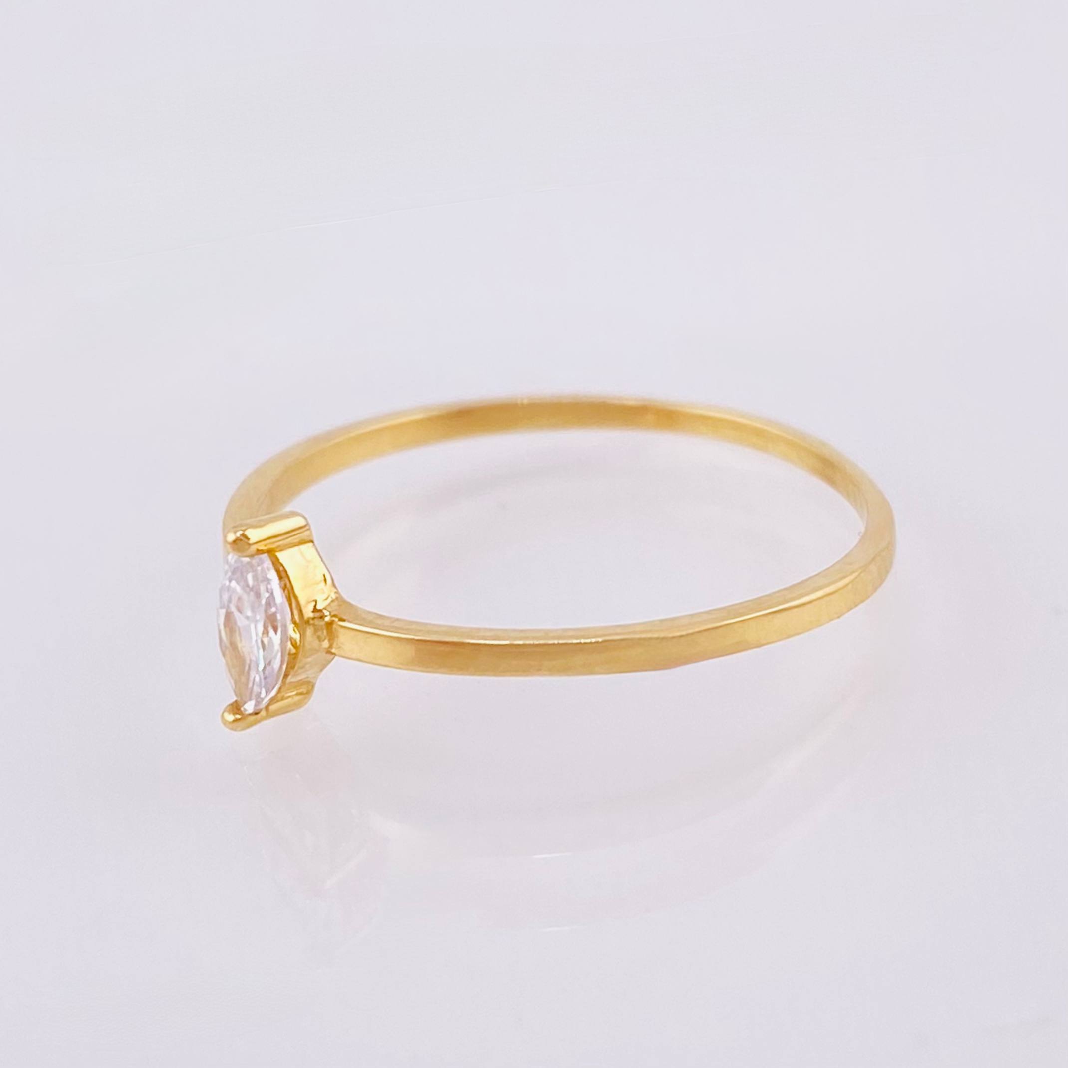 Anillo Solitario Gota 1gr / T6 3/4 / Oro Amarillo 18K