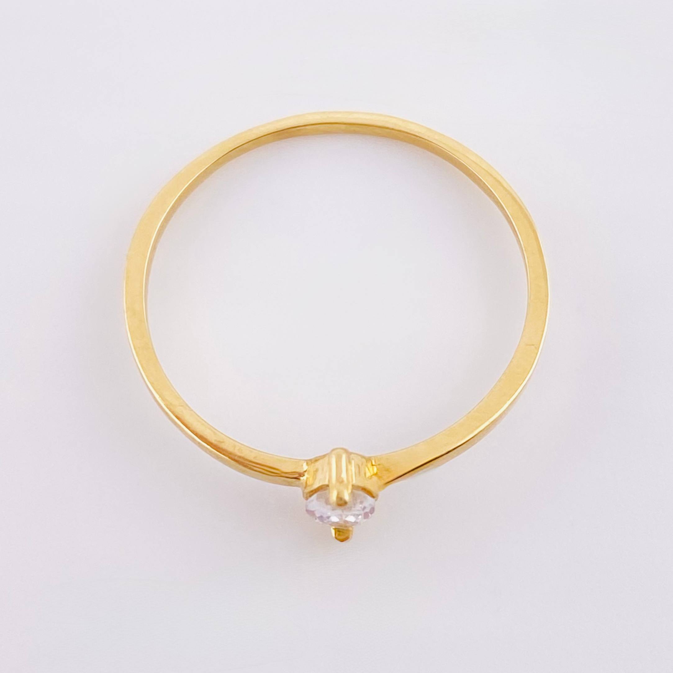 Anillo Solitario Gota 1.05gr / T7 / Oro Amarillo 18K *
