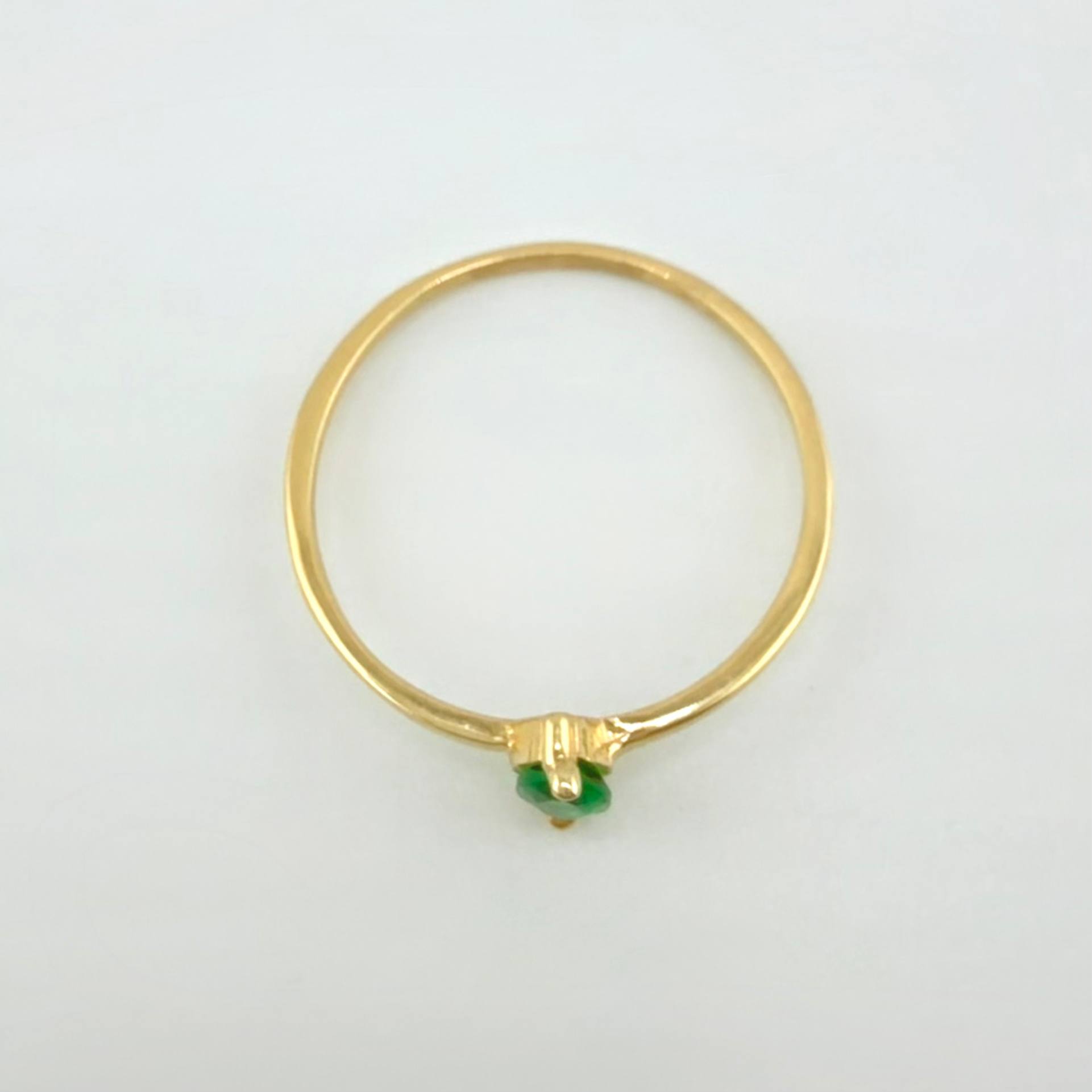 Anillo Solitario Gota 0.9gr / T6 1/2 / Oro Amarillo 18K ©