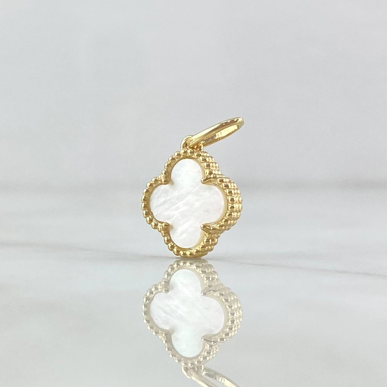 Dije Treból VCyA 1.55gr / 1.9cm / Nacar Blanco Punteado Oro Amarillo 18K