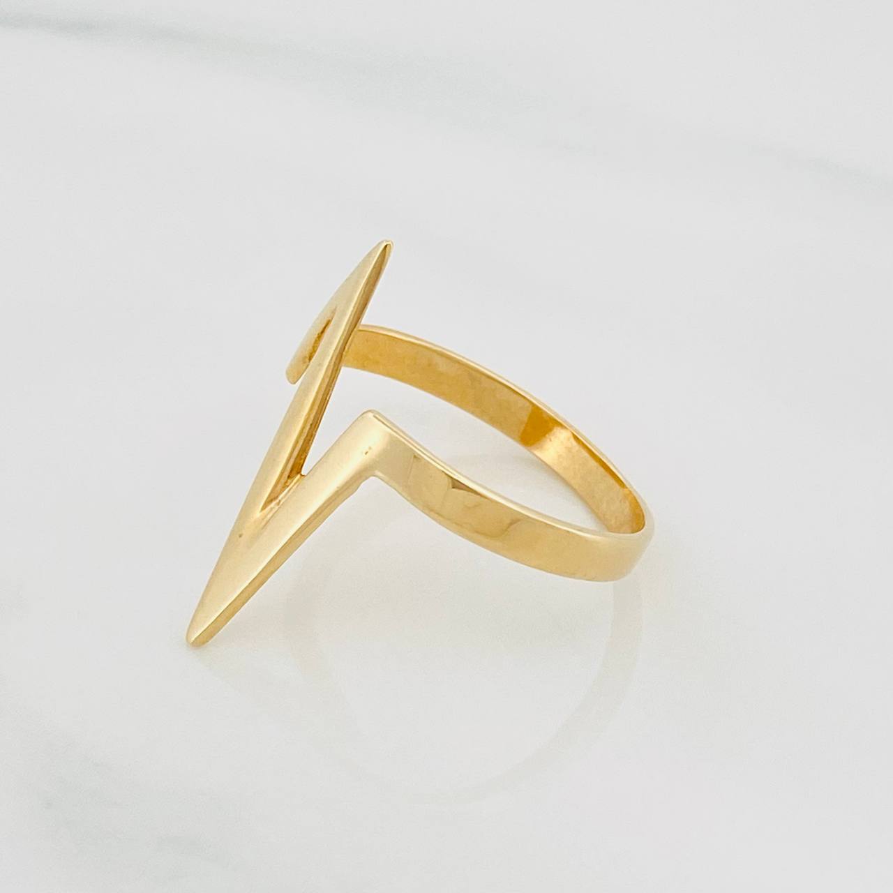 Anillo Latido 2.7g / T8 3/4 Oro Amarillo 18K