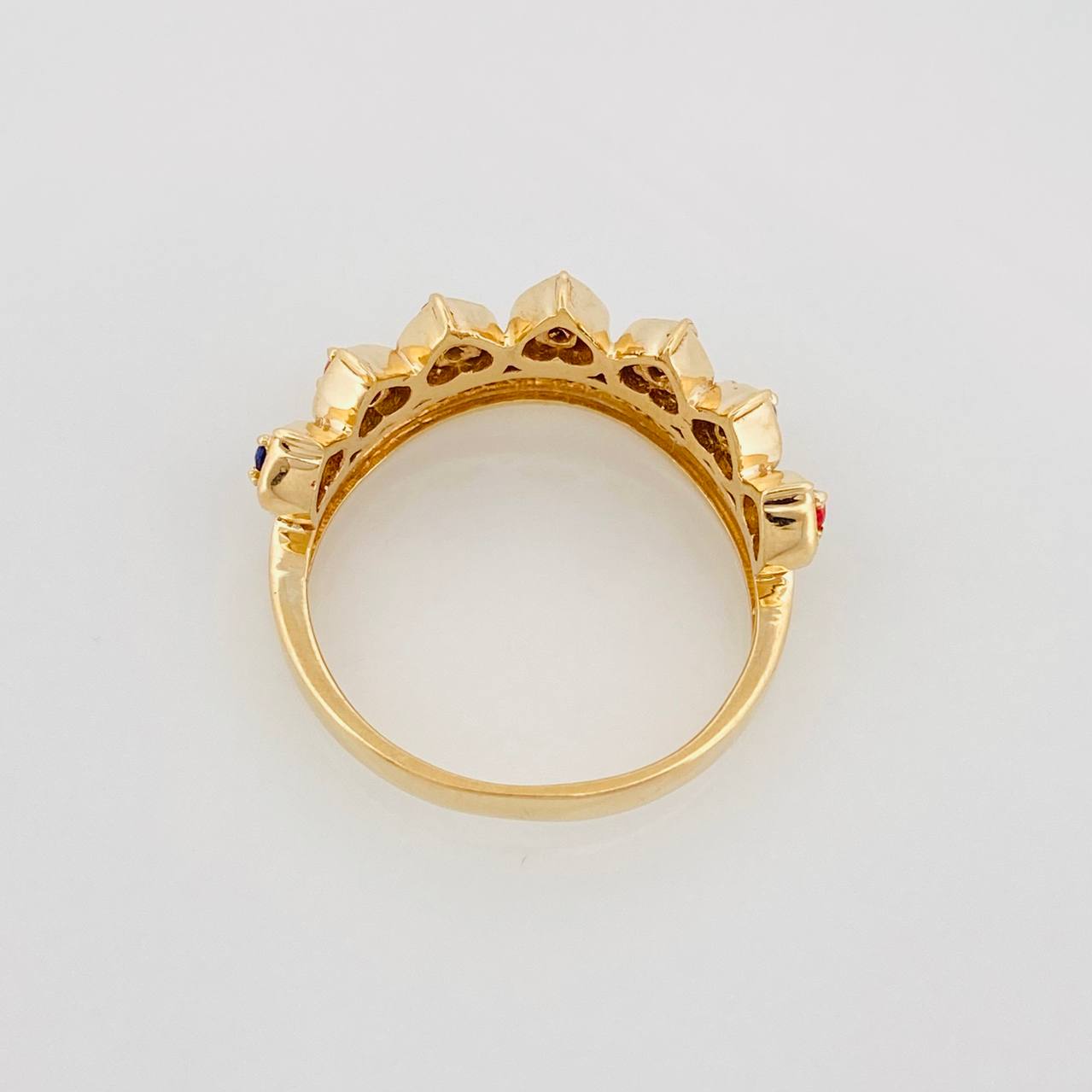 Anillo Tiara Corazones 4.2g / T6 3/4 Oro Amarillo 18K