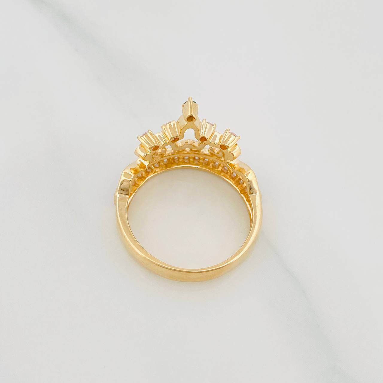 Anillo Corona 4.9g / T6 3/4 Dos Oros Amarillo Blanco 18K