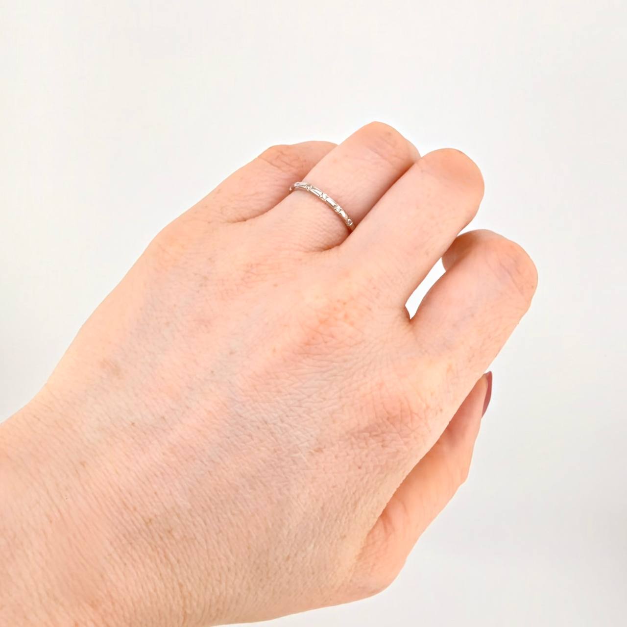 Anillo Churumbela Circonita 1.55g / T6 Oro Blanco 18K