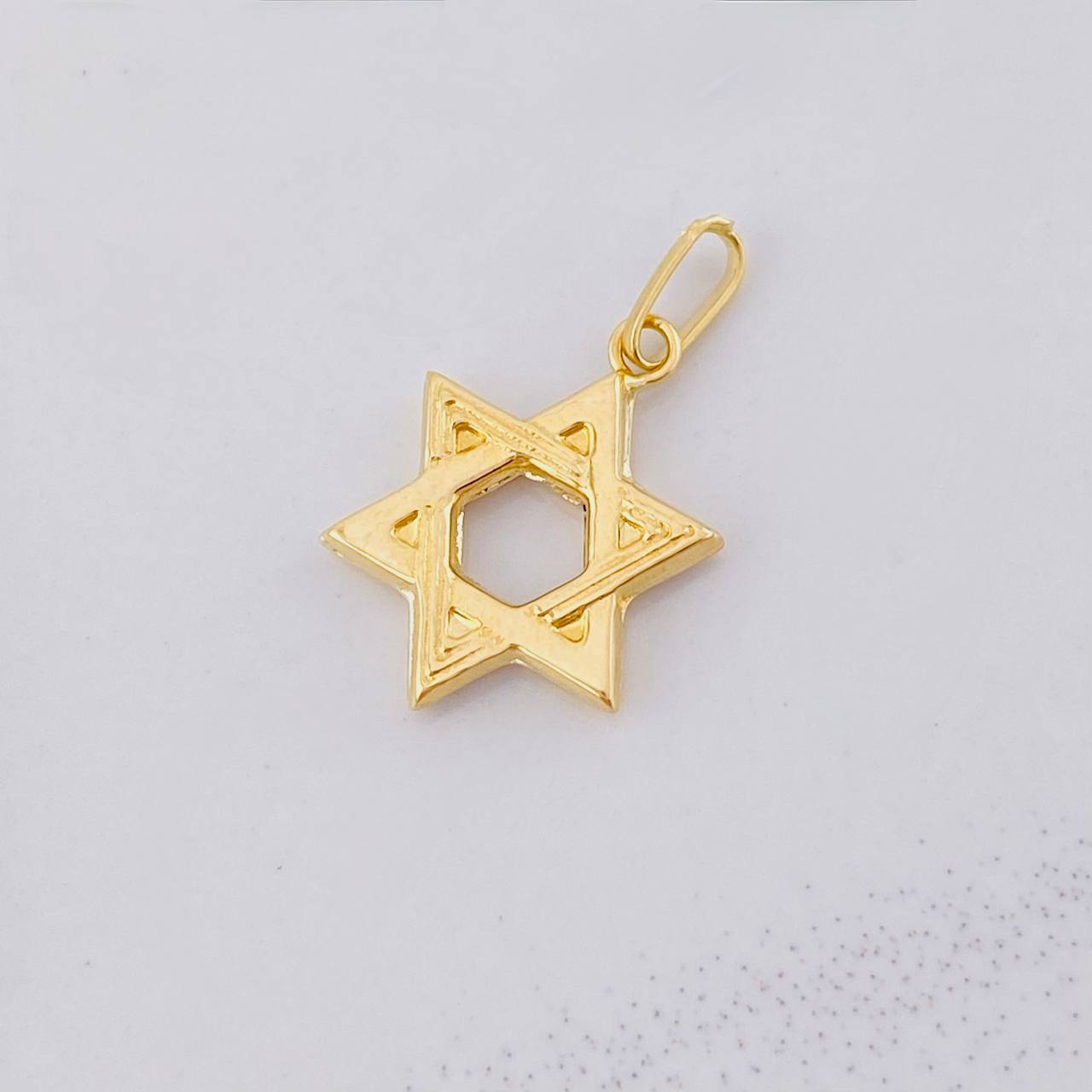 Dije Estrella de David 0.4g / 1.6cm Oro Amarillo 18K