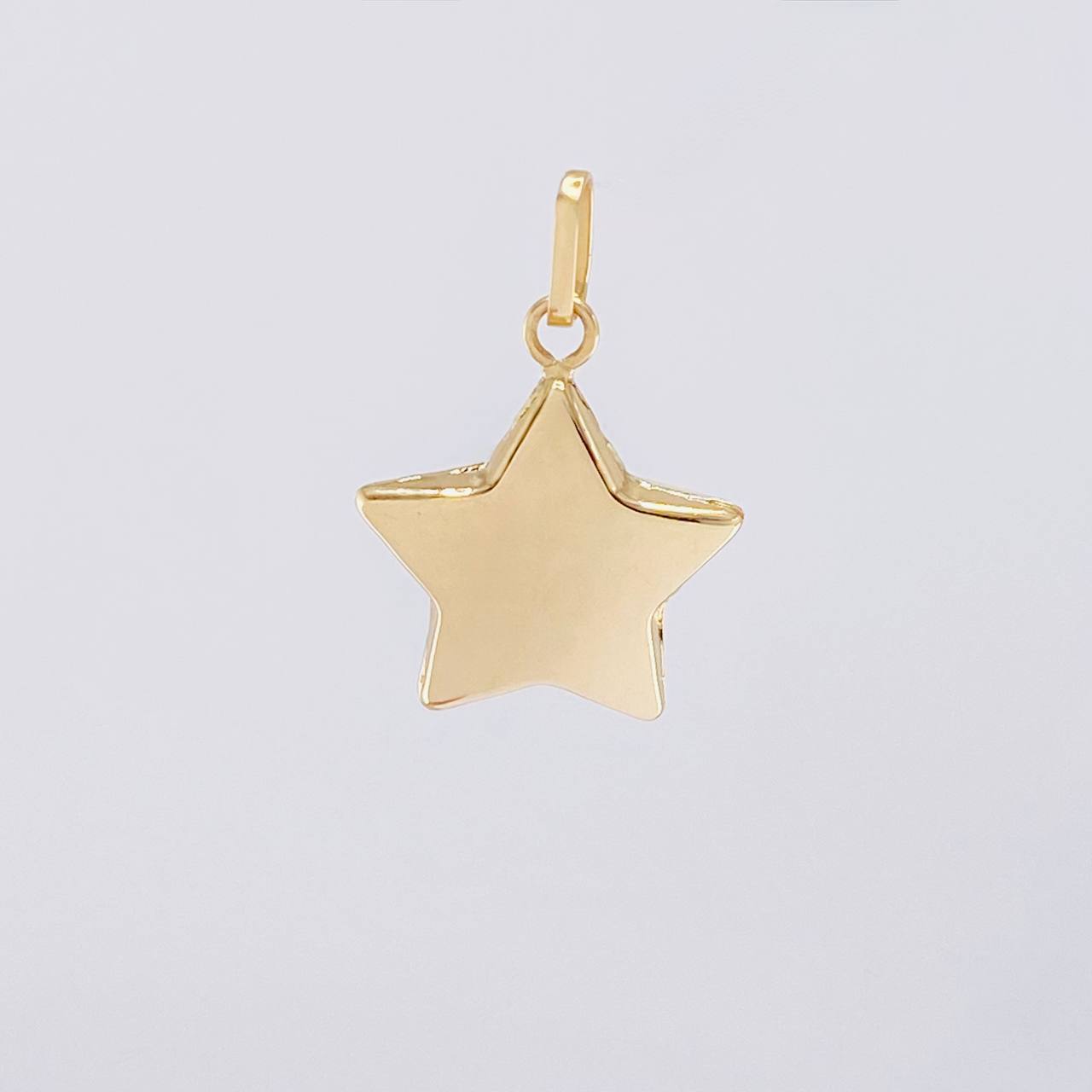 Dije Estrella Lisa 0.55g / 1.9cm Oro Amarillo 18K