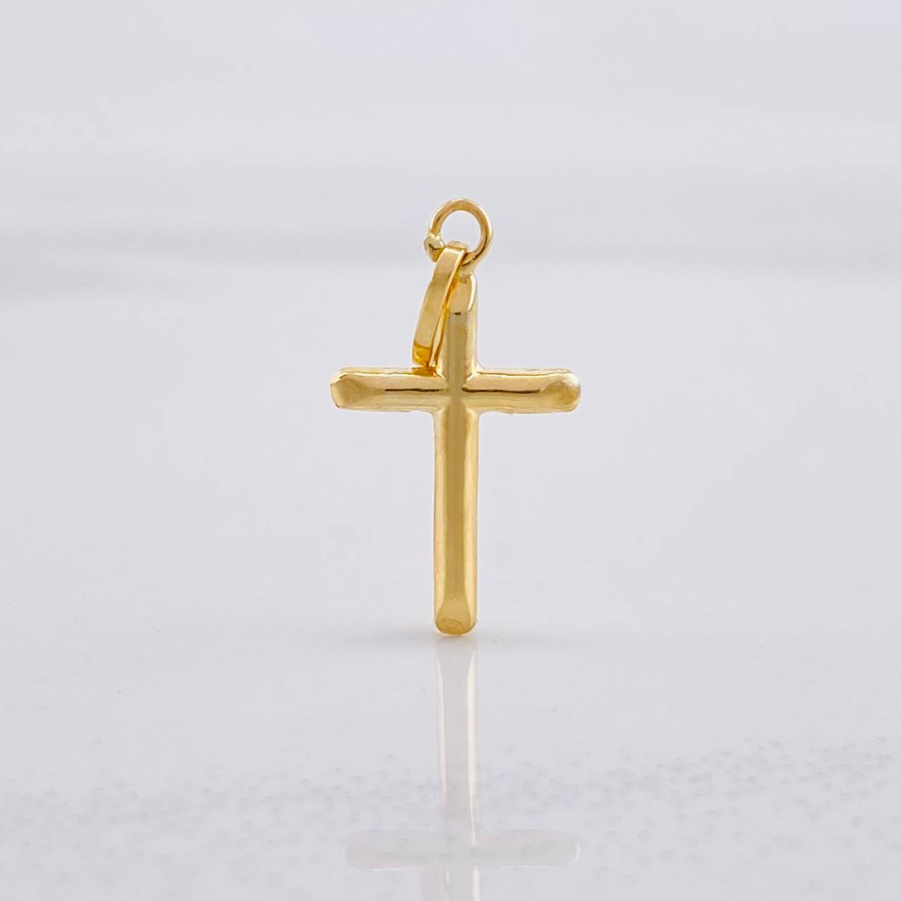 Dije Cruz Puntas Planas 0.45g / 2.8cm Oro Amarillo 18K