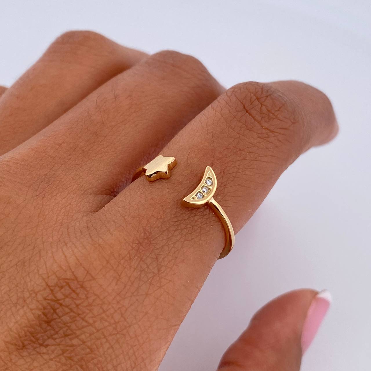 Anillo Abrazo Estrella Luna 1.75gr / T7 1/2 / Circones Blancos Oro Amarillo 18K &