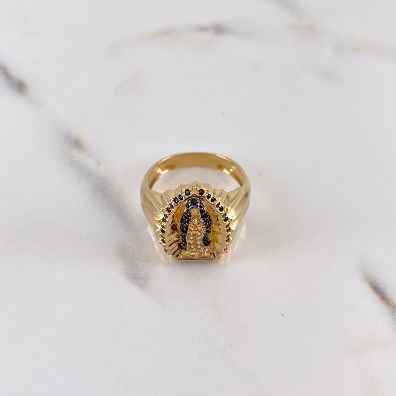 Anillo Virgen Guadalupe 7.8gr / T8 / Circones Negros Blancos Oro Amarillo 18K $