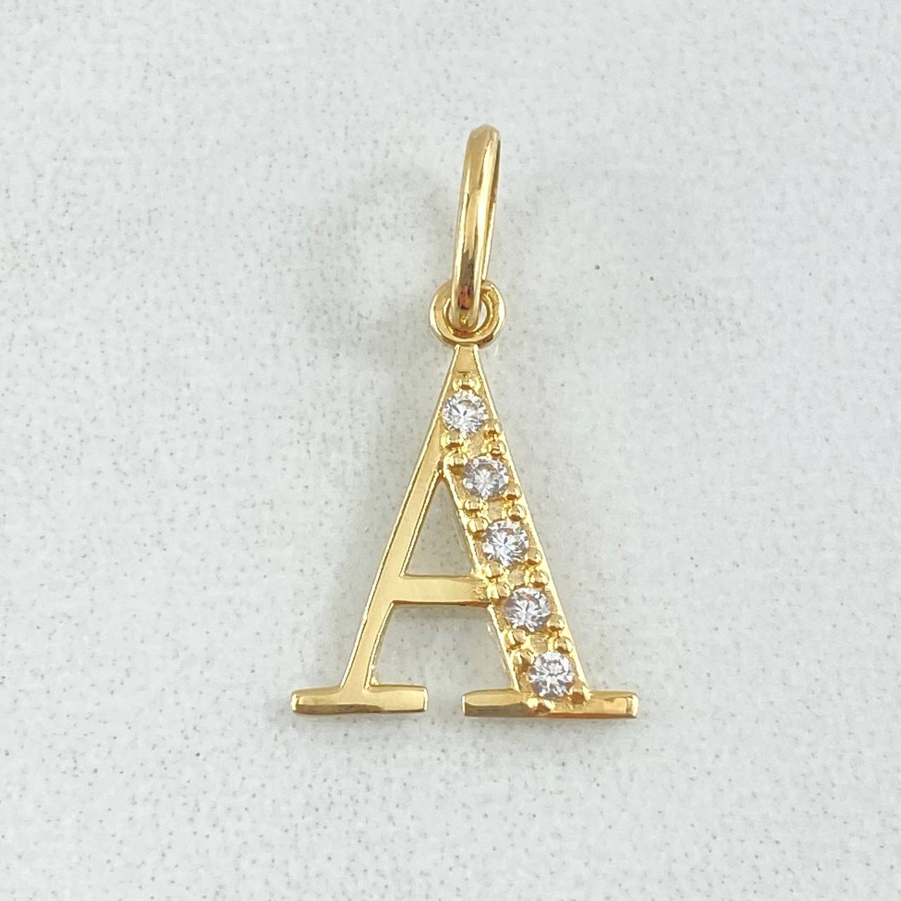 Dije Letra A Silueta 0.65gr / 2cm / Oro 18K
