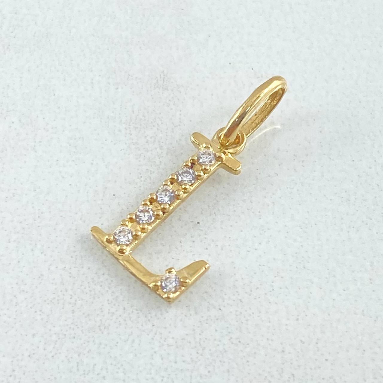Dije Letra L Silueta 0.65gr / 2cm / Oro 18K