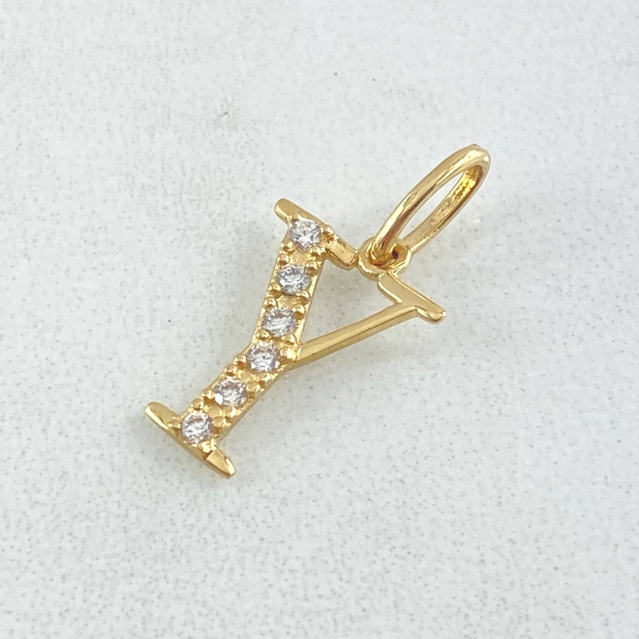 Dije Letra Y Silueta 0.6gr / 2cm / Oro 18K