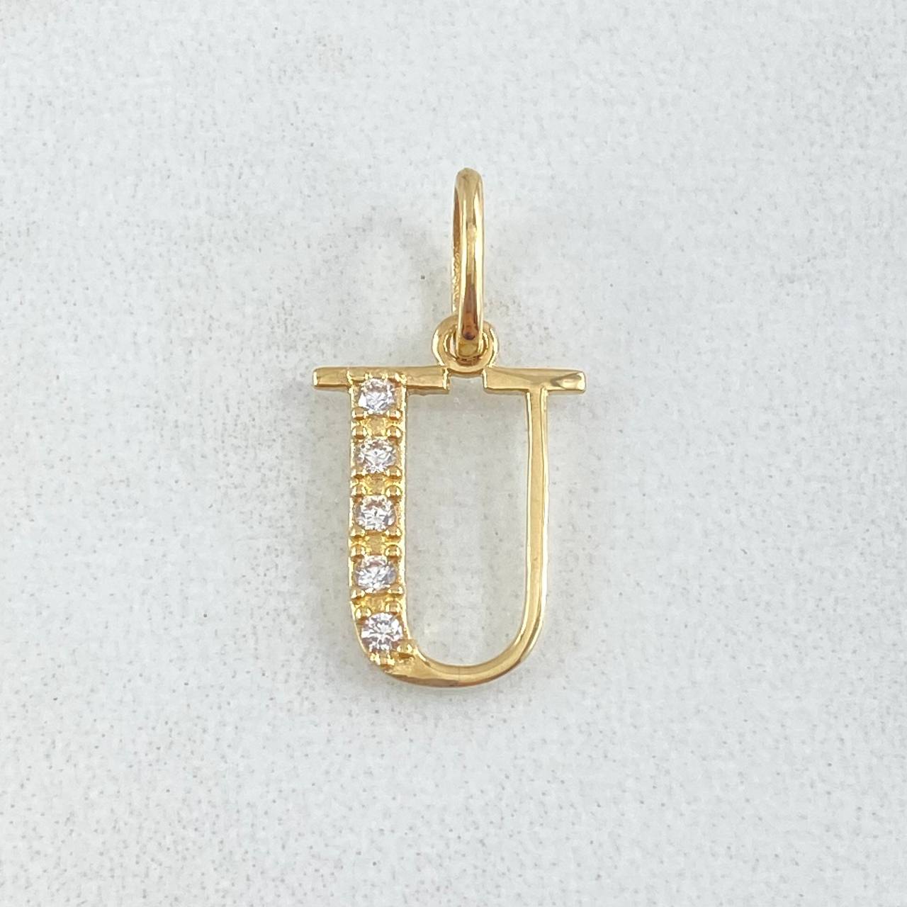 Dije Letra U Silueta 0.6gr / 2cm / Oro 18K