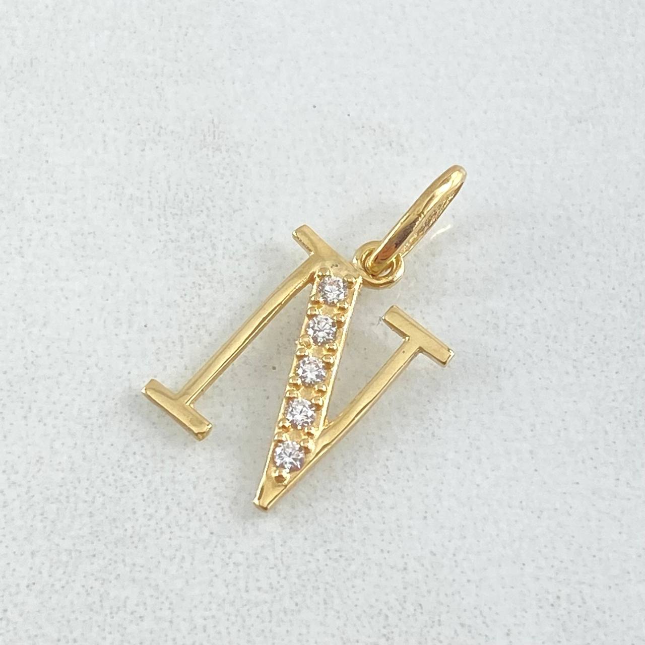Dije Letra N Silueta 0.8gr / 2cm / Oro 18K