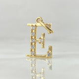 Dije Letra E Silueta 0.85gr / 2cm / Oro 18K