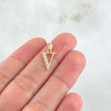 Dije Letra V Silueta 0.65gr / 2cm / Oro 18K