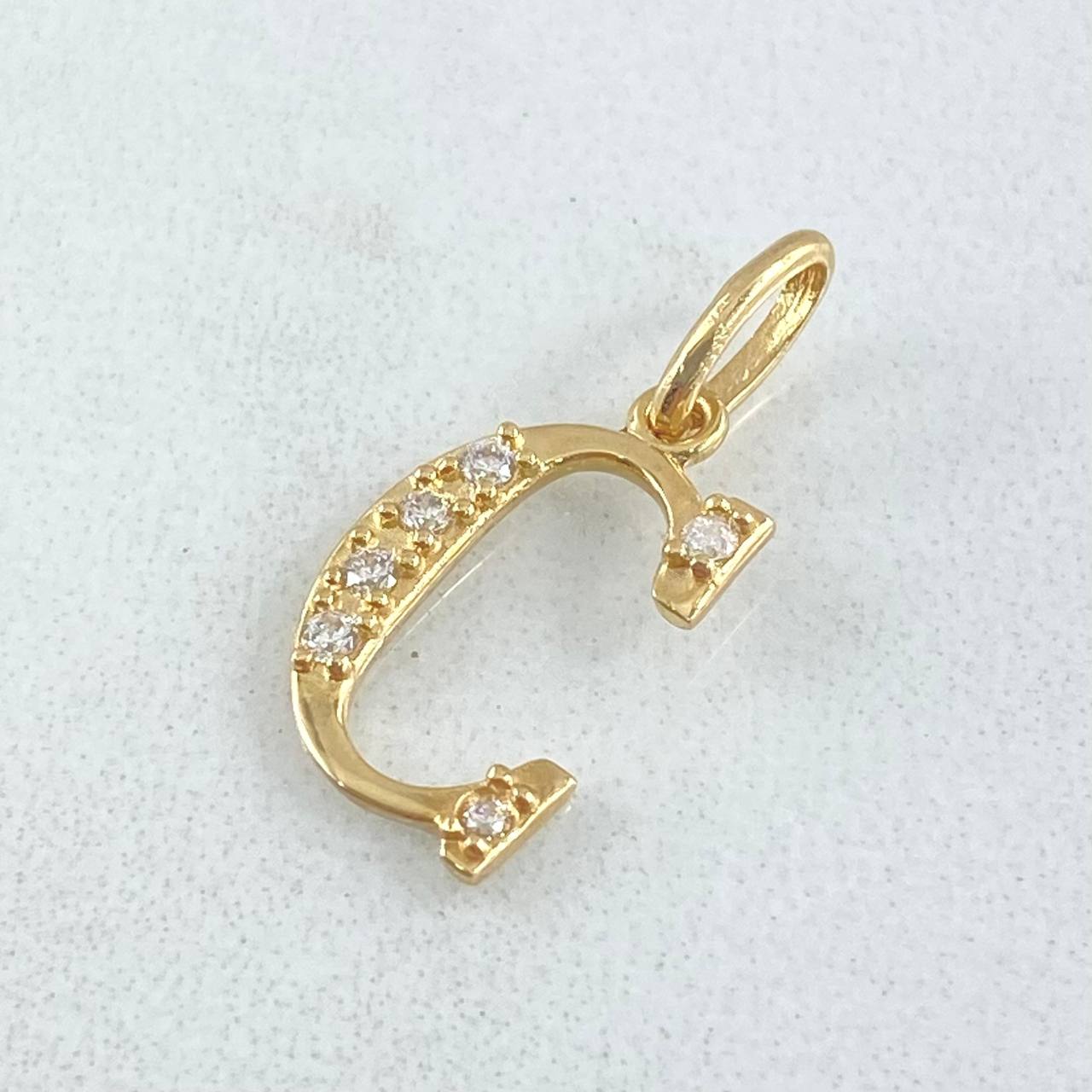 Dije Letra C Silueta 0.7gr / 2cm / Oro 18K