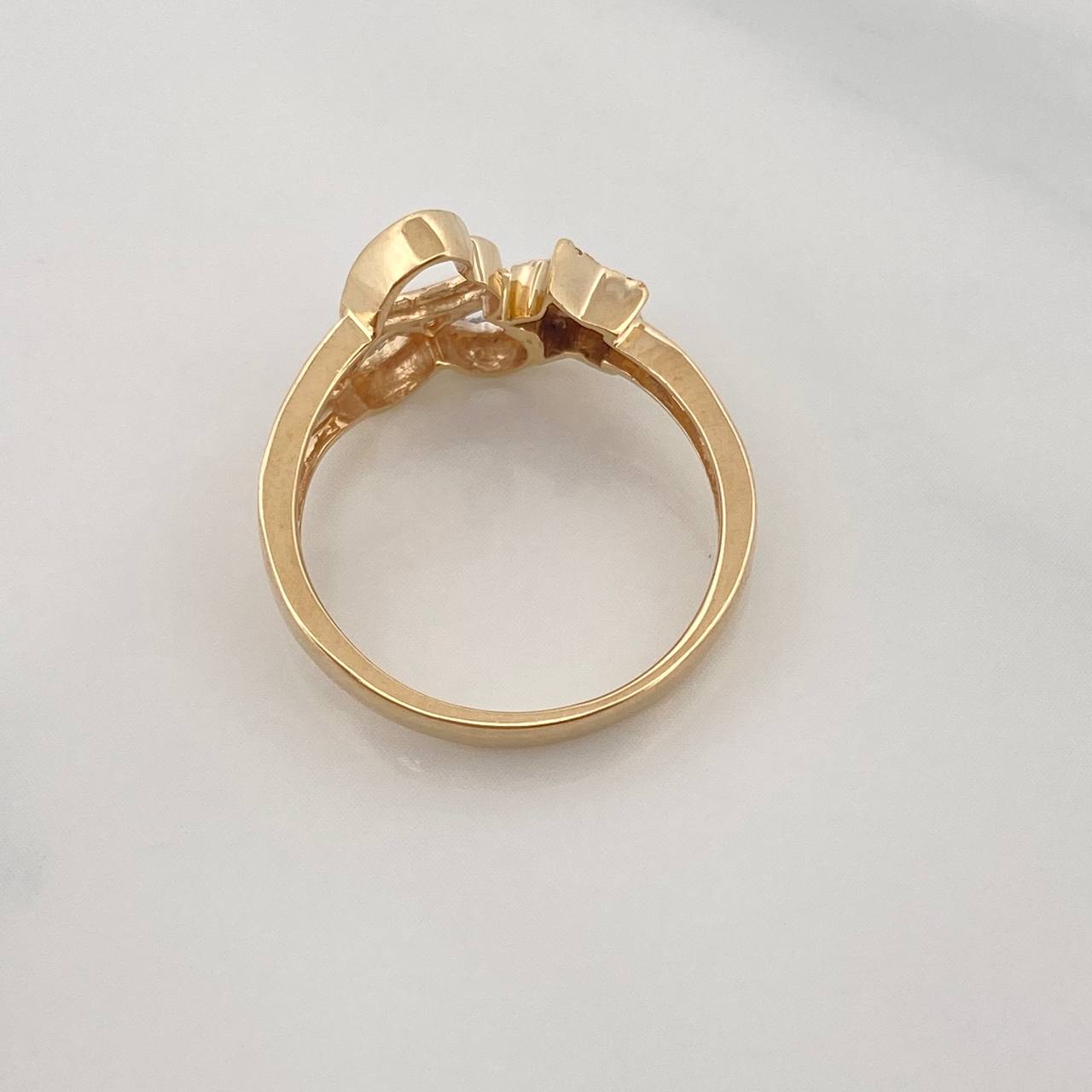 Anillo Figuras 2.75g / T5 3/4 Dos Oros Amarillo Blanco 18K