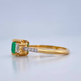 Anillo Trono Verde Esmeralda 4.45gr / T7 1/2 / Dos Oros Amarillo Blanco 18K &