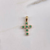 Dije Cruz Tupida 1.65gr / 2.4cm / Circones Blancos Verdes  Oro Amarillo 18K $