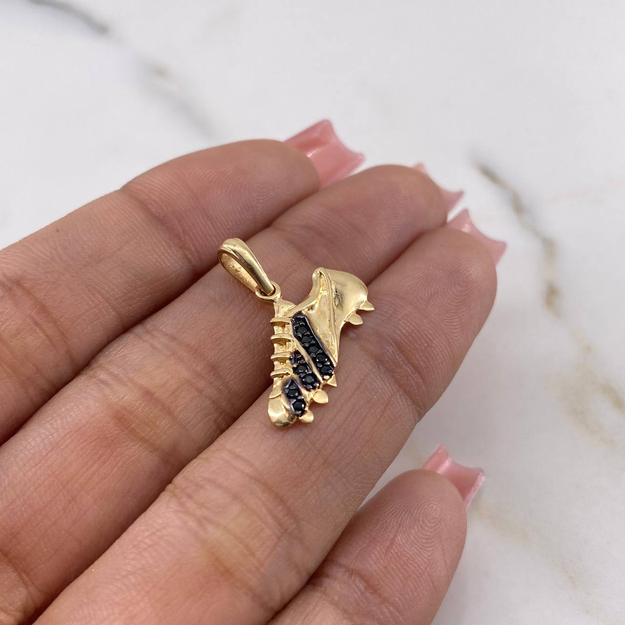 Dije Guayo 1.3gr / 2.1cm / Circones Negros Oro Amarillo 18K $