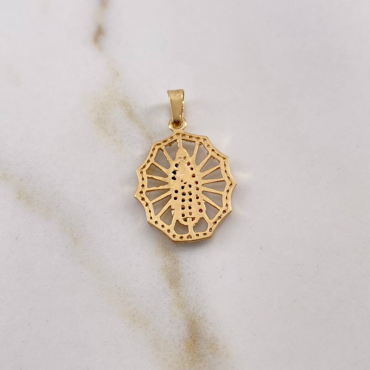 Dije Virgen Guadalupe 1.95gr / 2.7cm / Circones De Colores Oro Amarillo 18K $