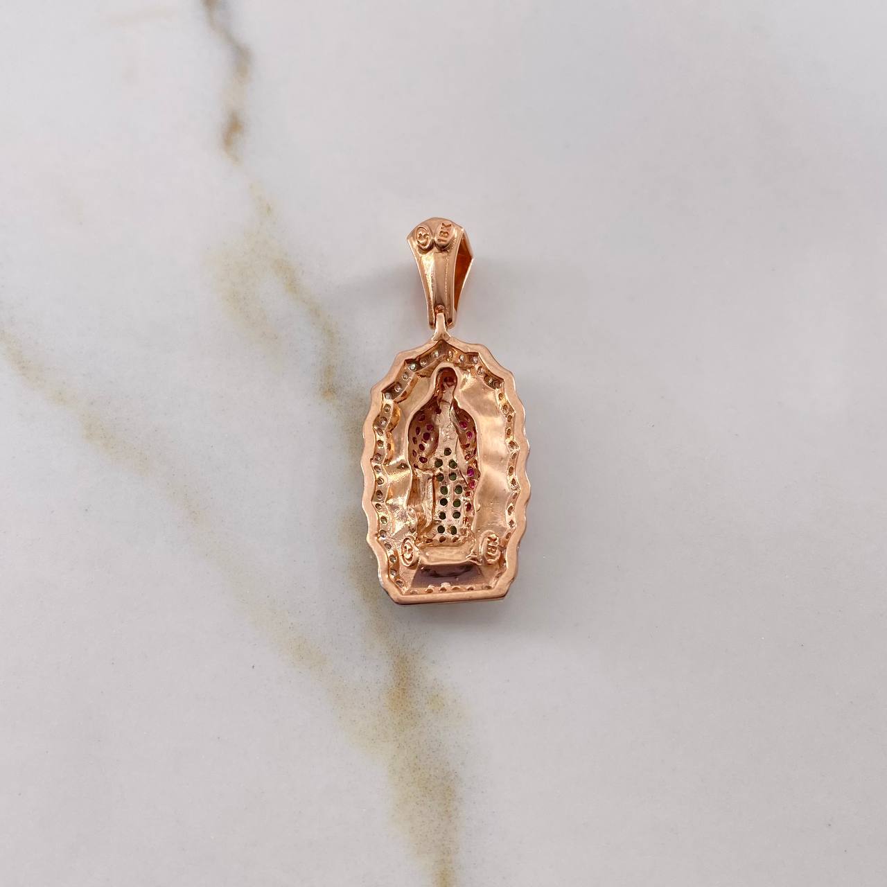 Dije Virgen De Guadalupe 5.6gr / 3.7cm / Circones Blancos Verdes Fucsias Dos Oros Blanco Rosa 18K $